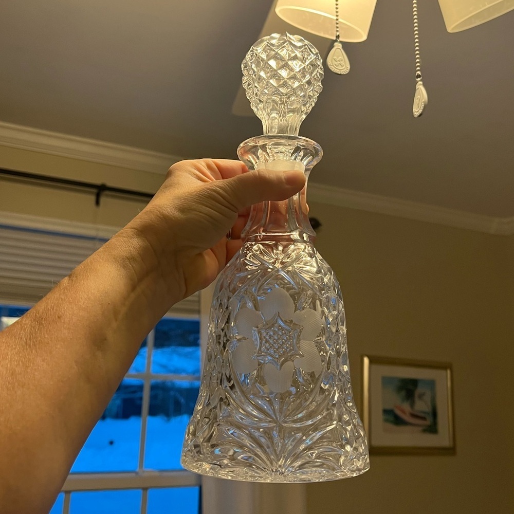 Vintage Pressed Glass Decanter with Floral Star Motif - Picture 13 of 16
